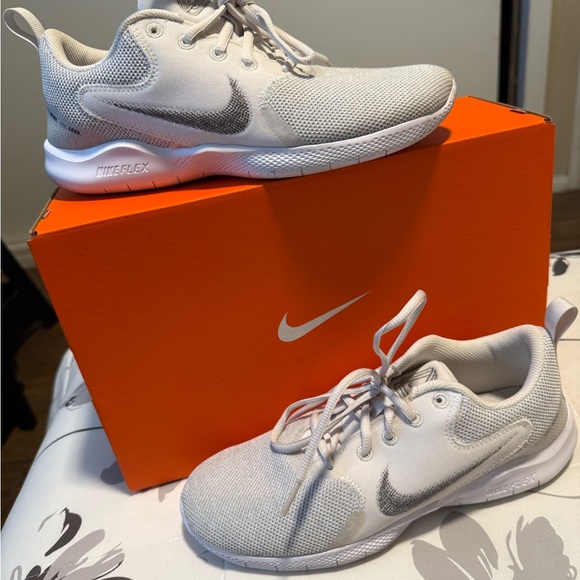 Nike Flex Experience RN 10 White and Ivory Shoes - Picture 2 of 4